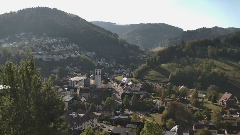 Dieses Bild zeigt eine Webcam-Aufnahme von Ottenhöfen, aufgenommen am Montag, den 05.10.2026 um 10:30 Uhr