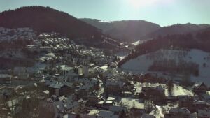 Dieses Bild zeigt eine Webcam-Aufnahme von Ottenhöfen, aufgenommen am Mittwoch, den 07.01.2026 um 12:00 Uhr