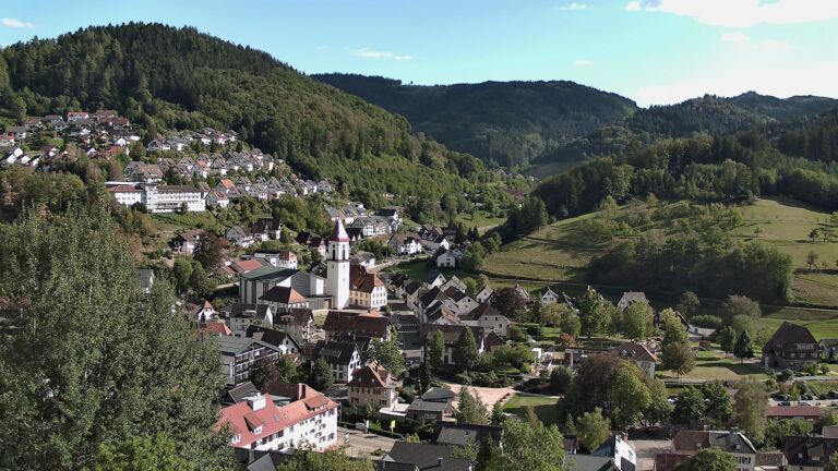 Dieses Bild zeigt eine Webcam-Aufnahme von Ottenhöfen, aufgenommen am Donnerstag, den 10.09.2026 um 16:40 Uhr