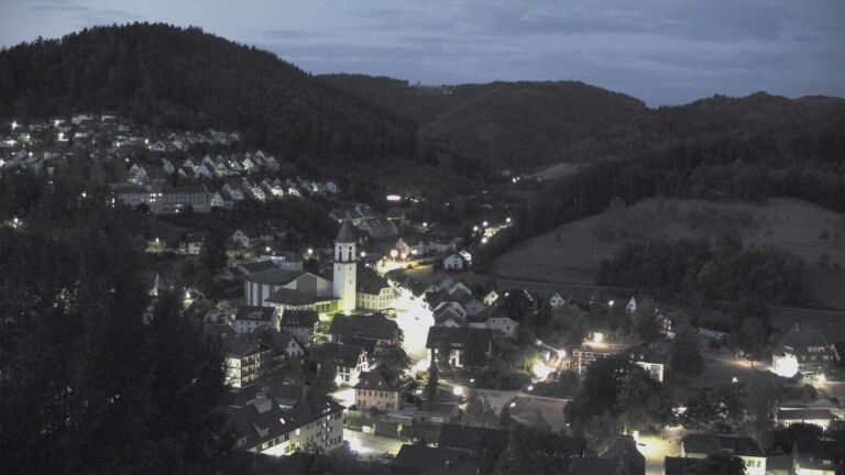 Dieses Bild zeigt eine Webcam-Aufnahme von Ottenhöfen, aufgenommen am Samstag, den 15.08.2026 um 05:30 Uhr