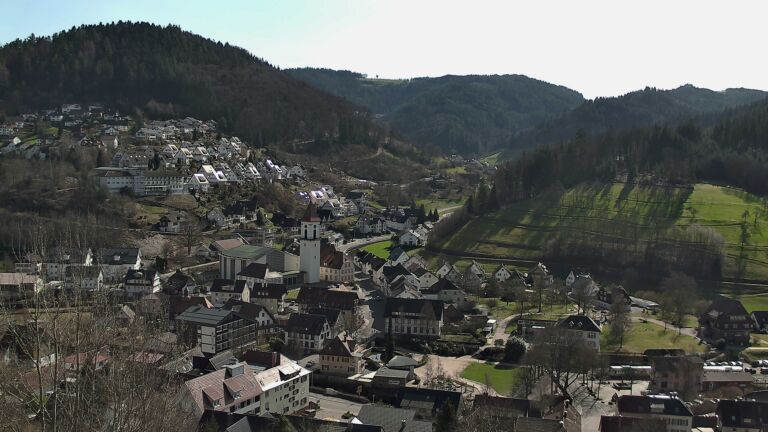 Dieses Bild zeigt eine Webcam-Aufnahme von Ottenhöfen, aufgenommen am Freitag, den 27.02.2026 um 13:20 Uhr