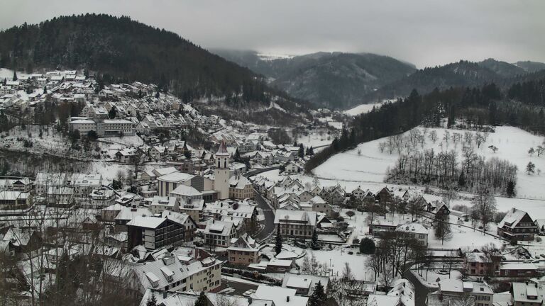 Dieses Bild zeigt eine Webcam-Aufnahme von Ottenhöfen, aufgenommen am Dienstag, den 06.01.2026 um 14:50 Uhr