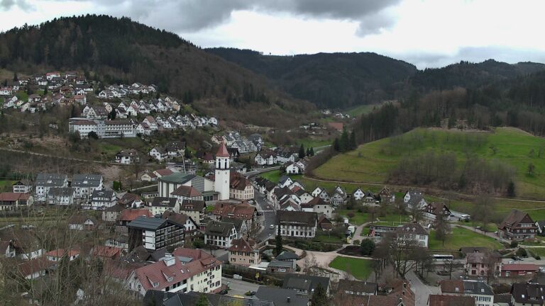 Dieses Bild zeigt eine Webcam-Aufnahme von Ottenhöfen, aufgenommen am Dienstag, den 17.03.2026 um 15:00 Uhr