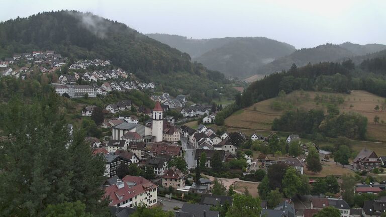 Dieses Bild zeigt eine Webcam-Aufnahme von Ottenhöfen, aufgenommen am Freitag, den 21.08.2026 um 13:50 Uhr