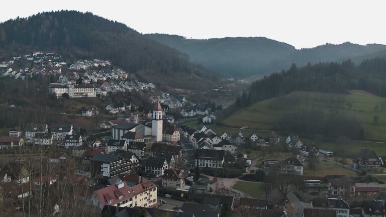 Dieses Bild zeigt eine Webcam-Aufnahme von Ottenhöfen, aufgenommen am Donnerstag, den 05.02.2026 um 17:10 Uhr