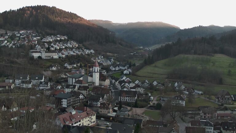 Dieses Bild zeigt eine Webcam-Aufnahme von Ottenhöfen, aufgenommen am Donnerstag, den 25.12.2025 um 15:50 Uhr