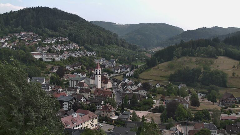 Dieses Bild zeigt eine Webcam-Aufnahme von Ottenhöfen, aufgenommen am Donnerstag, den 30.07.2026 um 16:20 Uhr
