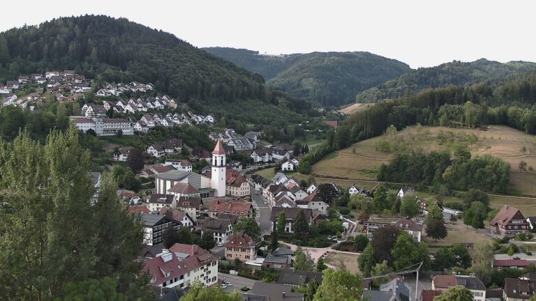 Dieses Bild zeigt eine Webcam-Aufnahme von Ottenhöfen, aufgenommen am Sonntag, den 09.08.2026 um 07:20 Uhr