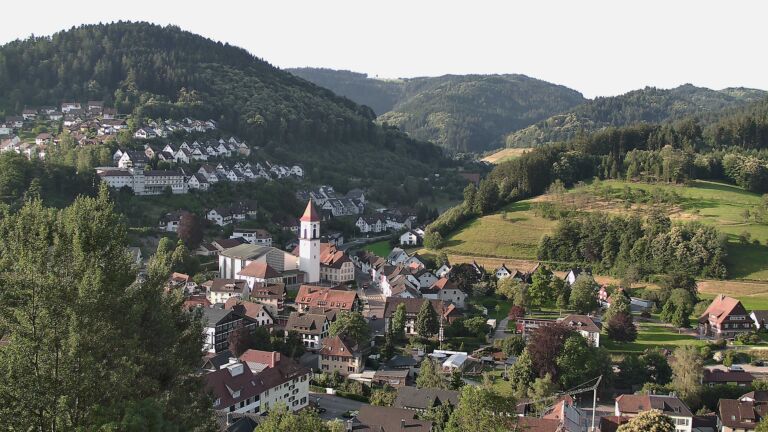 Dieses Bild zeigt eine Webcam-Aufnahme von Ottenhöfen, aufgenommen am Montag, den 22.06.2026 um 07:20 Uhr