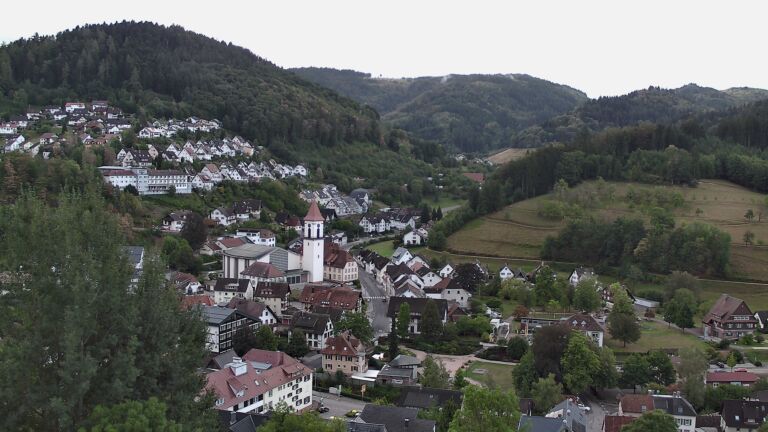 Dieses Bild zeigt eine Webcam-Aufnahme von Ottenhöfen, aufgenommen am Montag, den 31.08.2026 um 08:00 Uhr