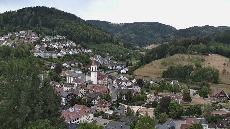 Dieses Bild zeigt eine Webcam-Aufnahme von Ottenhöfen, aufgenommen am Samstag, den 15.08.2026 um 08:40 Uhr