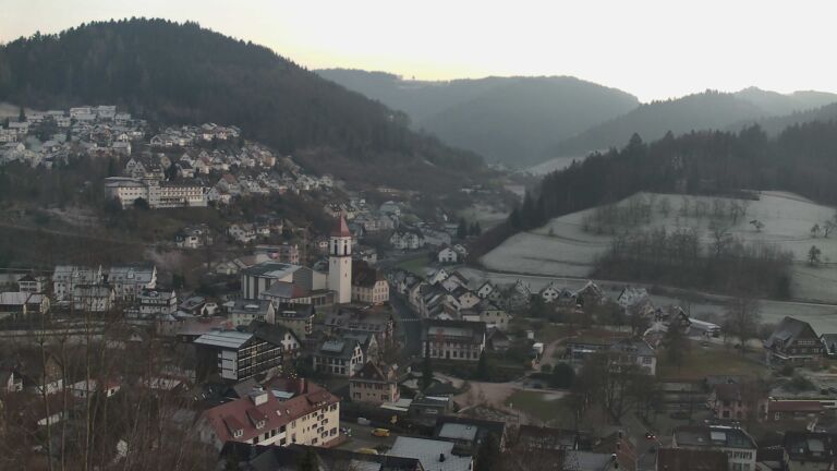 Dieses Bild zeigt eine Webcam-Aufnahme von Ottenhöfen, aufgenommen am Samstag, den 27.12.2025 um 16:40 Uhr