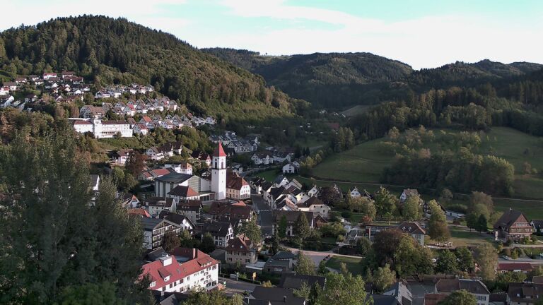 Dieses Bild zeigt eine Webcam-Aufnahme von Ottenhöfen, aufgenommen am Dienstag, den 15.09.2026 um 18:40 Uhr