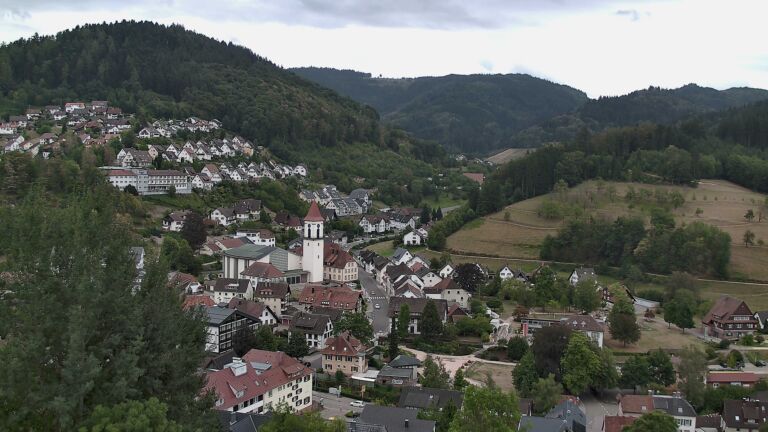 Dieses Bild zeigt eine Webcam-Aufnahme von Ottenhöfen, aufgenommen am Dienstag, den 25.08.2026 um 16:40 Uhr