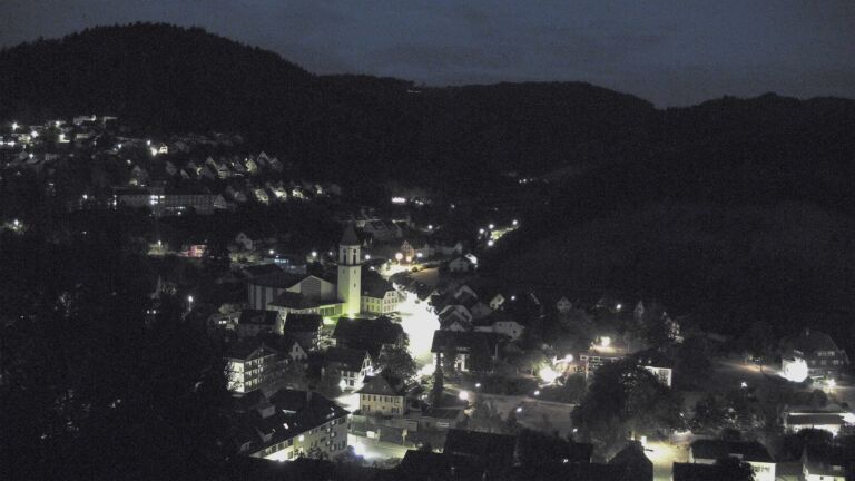 Dieses Bild zeigt eine Webcam-Aufnahme von Ottenhöfen, aufgenommen am Freitag, den 21.08.2026 um 05:30 Uhr