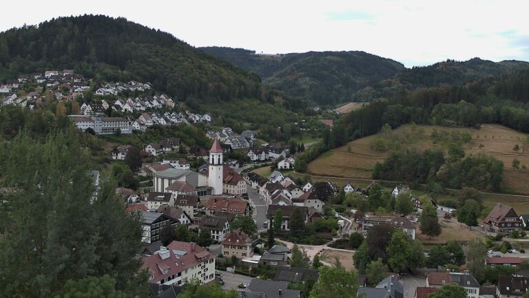 Dieses Bild zeigt eine Webcam-Aufnahme von Ottenhöfen, aufgenommen am Mittwoch, den 19.08.2026 um 08:50 Uhr