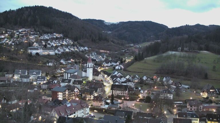Dieses Bild zeigt eine Webcam-Aufnahme von Ottenhöfen, aufgenommen am Freitag, den 09.01.2026 um 17:10 Uhr