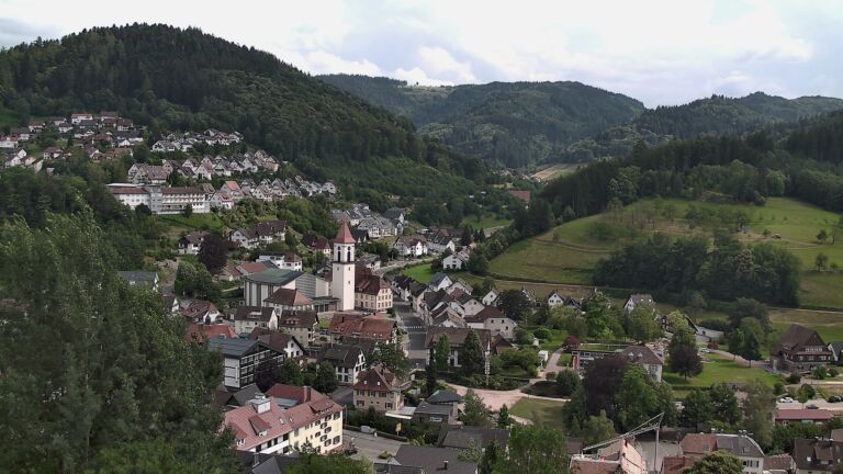 Dieses Bild zeigt eine Webcam-Aufnahme von Ottenhöfen, aufgenommen am Dienstag, den 30.06.2026 um 16:30 Uhr