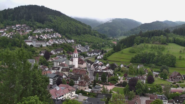 Dieses Bild zeigt eine Webcam-Aufnahme von Ottenhöfen, aufgenommen am Samstag, den 16.05.2026 um 07:20 Uhr