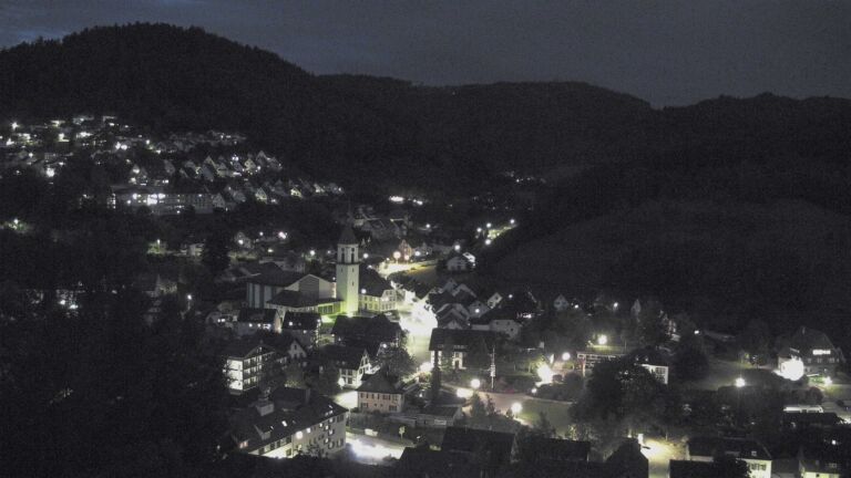 Dieses Bild zeigt eine Webcam-Aufnahme von Ottenhöfen, aufgenommen am Montag, den 18.05.2026 um 22:00 Uhr