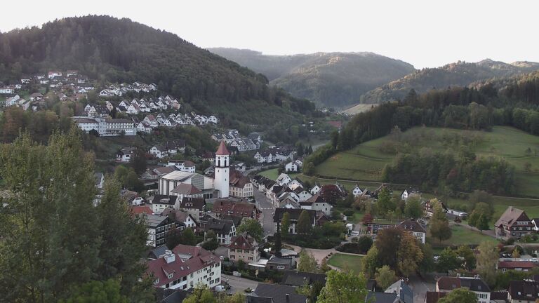 Dieses Bild zeigt eine Webcam-Aufnahme von Ottenhöfen, aufgenommen am Donnerstag, den 15.10.2026 um 08:30 Uhr