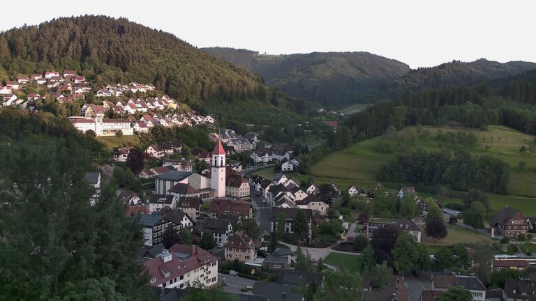 Dieses Bild zeigt eine Webcam-Aufnahme von Ottenhöfen, aufgenommen am Montag, den 25.05.2026 um 20:40 Uhr