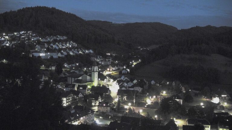 Dieses Bild zeigt eine Webcam-Aufnahme von Ottenhöfen, aufgenommen am Freitag, den 05.06.2026 um 22:30 Uhr