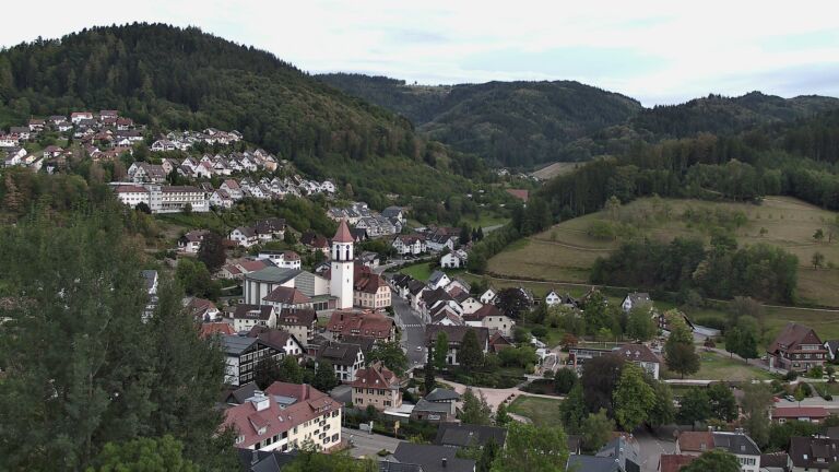 Dieses Bild zeigt eine Webcam-Aufnahme von Ottenhöfen, aufgenommen am Donnerstag, den 03.09.2026 um 19:20 Uhr