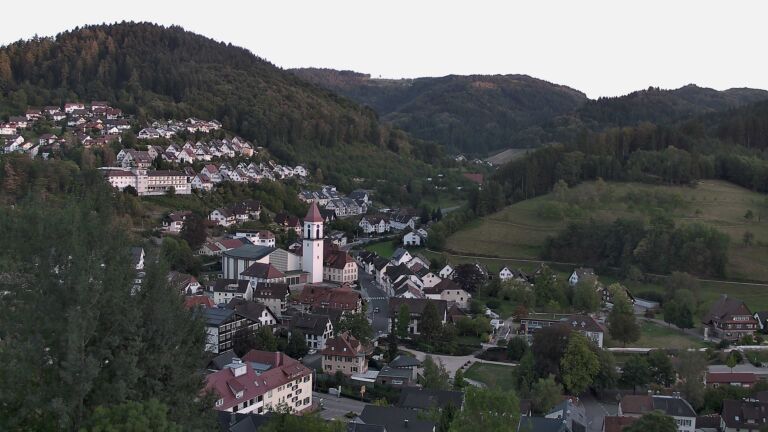 Dieses Bild zeigt eine Webcam-Aufnahme von Ottenhöfen, aufgenommen am Montag, den 07.09.2026 um 19:40 Uhr