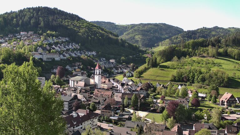 Dieses Bild zeigt eine Webcam-Aufnahme von Ottenhöfen, aufgenommen am Freitag, den 01.05.2026 um 09:10 Uhr