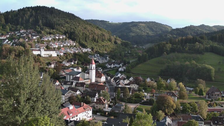 Dieses Bild zeigt eine Webcam-Aufnahme von Ottenhöfen, aufgenommen am Sonntag, den 11.10.2026 um 17:40 Uhr