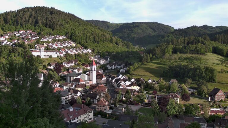 Dieses Bild zeigt eine Webcam-Aufnahme von Ottenhöfen, aufgenommen am Donnerstag, den 21.05.2026 um 20:00 Uhr