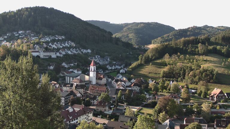 Dieses Bild zeigt eine Webcam-Aufnahme von Ottenhöfen, aufgenommen am Samstag, den 12.09.2026 um 08:30 Uhr