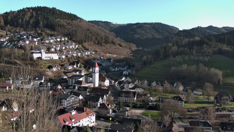 Dieses Bild zeigt eine Webcam-Aufnahme von Ottenhöfen, aufgenommen am Donnerstag, den 12.03.2026 um 17:10 Uhr