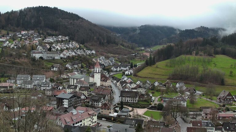 Dieses Bild zeigt eine Webcam-Aufnahme von Ottenhöfen, aufgenommen am Montag, den 30.03.2026 um 12:30 Uhr