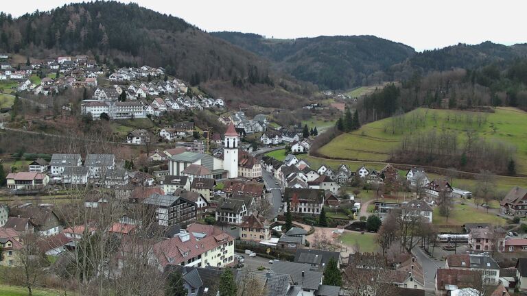 Dieses Bild zeigt eine Webcam-Aufnahme von Ottenhöfen, aufgenommen am Freitag, den 19.12.2025 um 11:50 Uhr