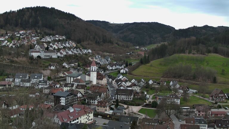 Dieses Bild zeigt eine Webcam-Aufnahme von Ottenhöfen, aufgenommen am Freitag, den 13.03.2026 um 17:30 Uhr