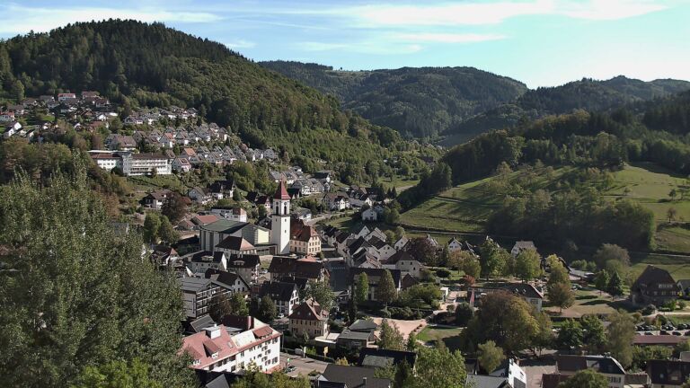 Dieses Bild zeigt eine Webcam-Aufnahme von Ottenhöfen, aufgenommen am Samstag, den 26.09.2026 um 15:50 Uhr
