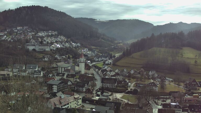 Dieses Bild zeigt eine Webcam-Aufnahme von Ottenhöfen, aufgenommen am Dienstag, den 27.01.2026 um 12:50 Uhr