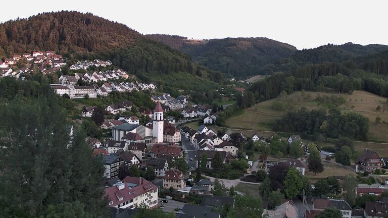 Dieses Bild zeigt eine Webcam-Aufnahme von Ottenhöfen, aufgenommen am Dienstag, den 21.07.2026 um 21:00 Uhr