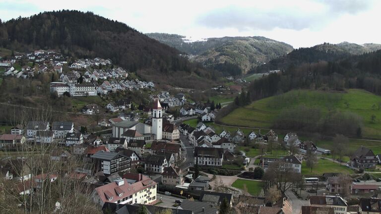 Dieses Bild zeigt eine Webcam-Aufnahme von Ottenhöfen, aufgenommen am Donnerstag, den 26.03.2026 um 15:30 Uhr