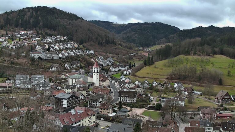 Dieses Bild zeigt eine Webcam-Aufnahme von Ottenhöfen, aufgenommen am Donnerstag, den 19.02.2026 um 15:50 Uhr