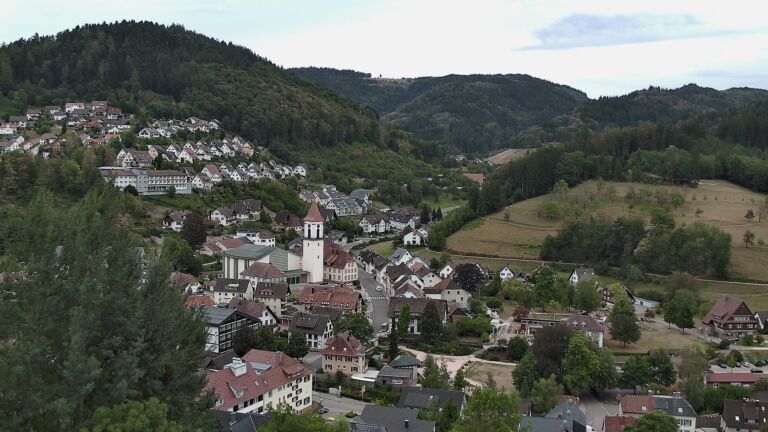 Dieses Bild zeigt eine Webcam-Aufnahme von Ottenhöfen, aufgenommen am Montag, den 24.08.2026 um 15:30 Uhr