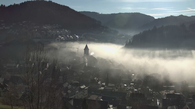 Dieses Bild zeigt eine Webcam-Aufnahme von Ottenhöfen, aufgenommen am Montag, den 15.12.2025 um 12:10 Uhr