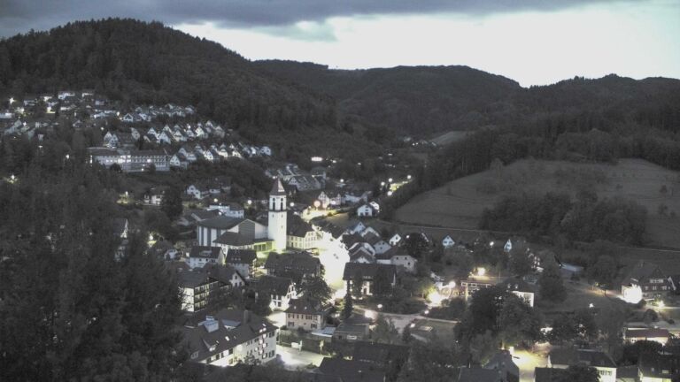 Dieses Bild zeigt eine Webcam-Aufnahme von Ottenhöfen, aufgenommen am Sonntag, den 30.08.2026 um 06:00 Uhr