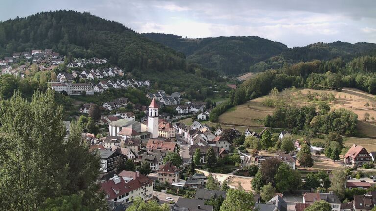 Dieses Bild zeigt eine Webcam-Aufnahme von Ottenhöfen, aufgenommen am Samstag, den 15.08.2026 um 09:00 Uhr