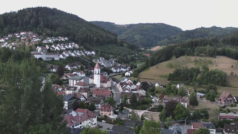 Dieses Bild zeigt eine Webcam-Aufnahme von Ottenhöfen, aufgenommen am Donnerstag, den 06.08.2026 um 05:50 Uhr