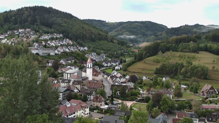 Dieses Bild zeigt eine Webcam-Aufnahme von Ottenhöfen, aufgenommen am Samstag, den 05.09.2026 um 08:00 Uhr