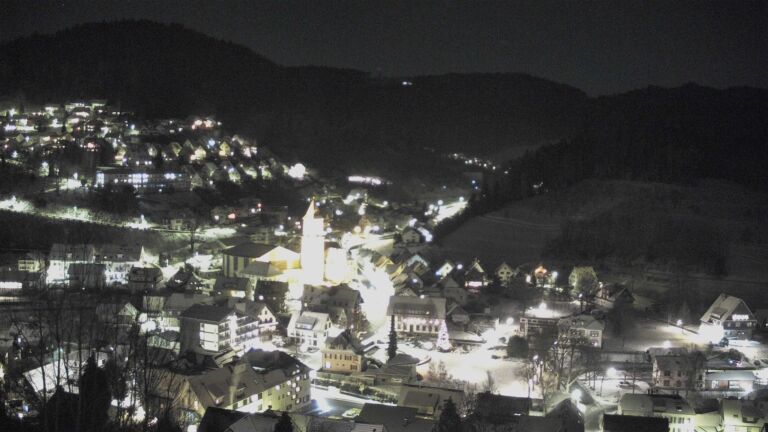 Dieses Bild zeigt eine Webcam-Aufnahme von Ottenhöfen, aufgenommen am Montag, den 05.01.2026 um 19:40 Uhr