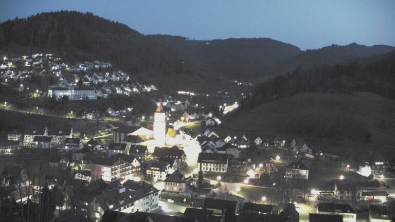 Dieses Bild zeigt eine Webcam-Aufnahme von Ottenhöfen, aufgenommen am Samstag, den 07.03.2026 um 19:00 Uhr